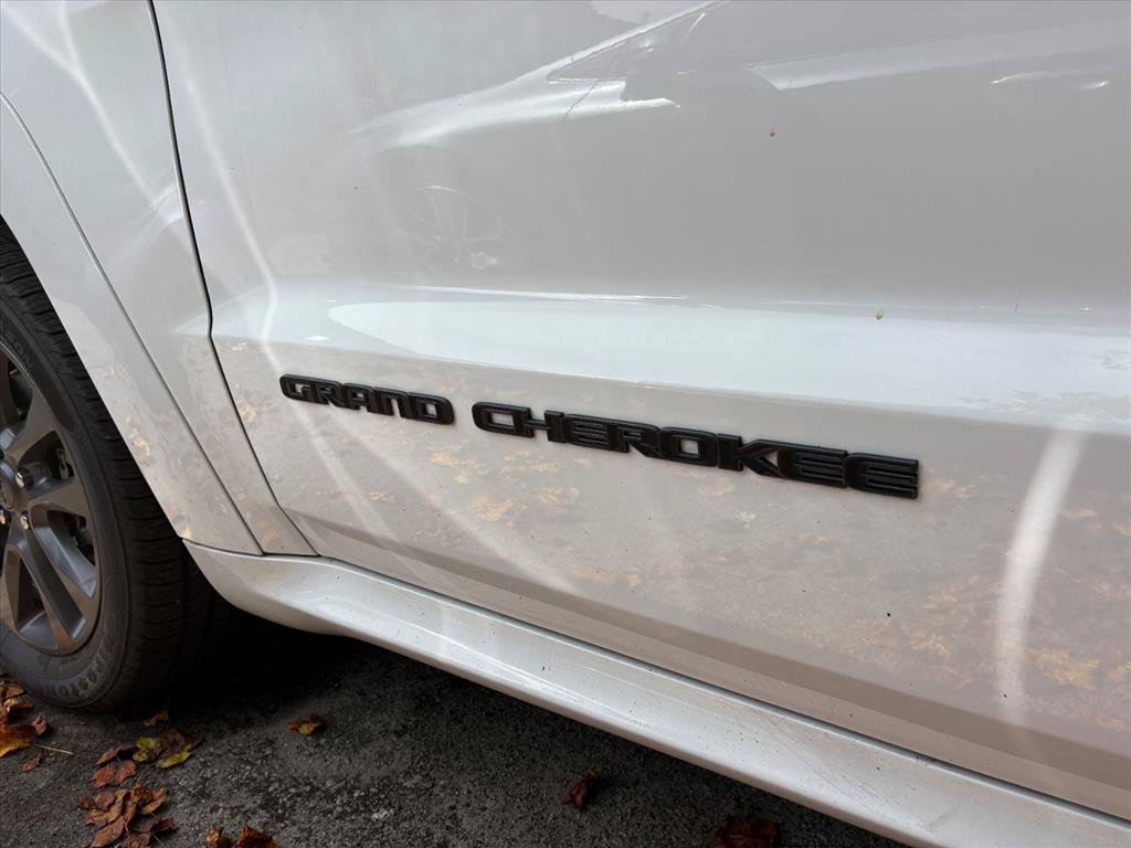 Used 2019 Jeep Grand Cherokee High Altitude AWD/4WD image 10