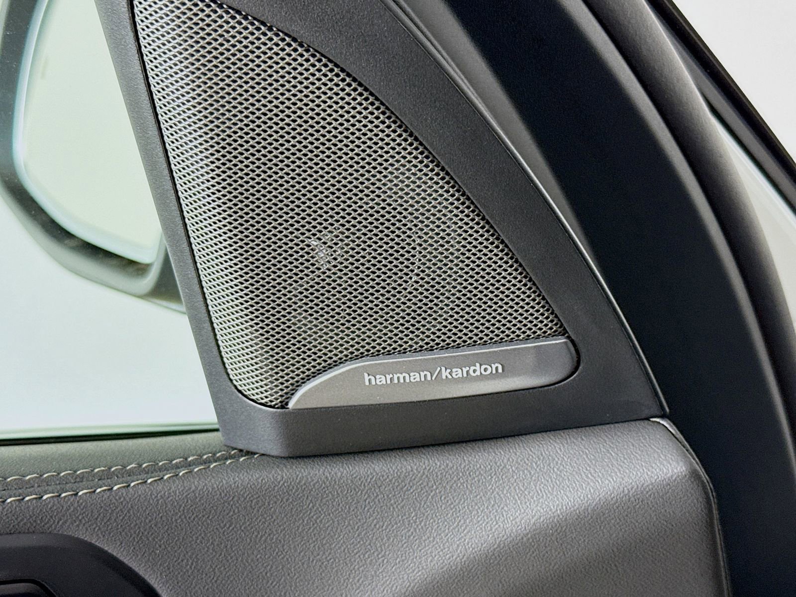 Used 2026 BMW X7 xDrive40i w/ Premium Package image 19