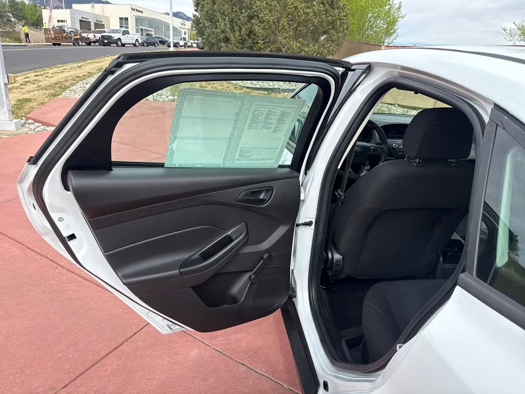Certified 2018 Ford Focus S FWD image 17