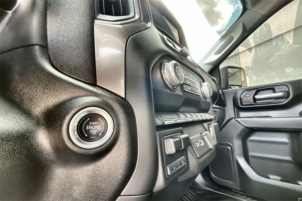 Used 2024 GMC Sierra 2500 Pro w/ Convenience Package image 21