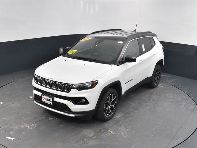 Used 2025 Jeep Compass Limited image 37