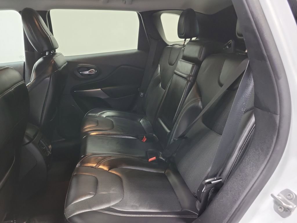 Used 2019 Jeep Cherokee Limited image 27