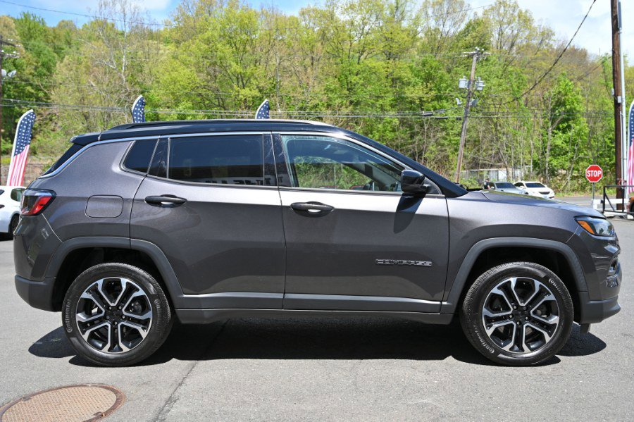 Used 2023 Jeep Compass Limited w/ Sun and Sound Group AWD/4WD image 7