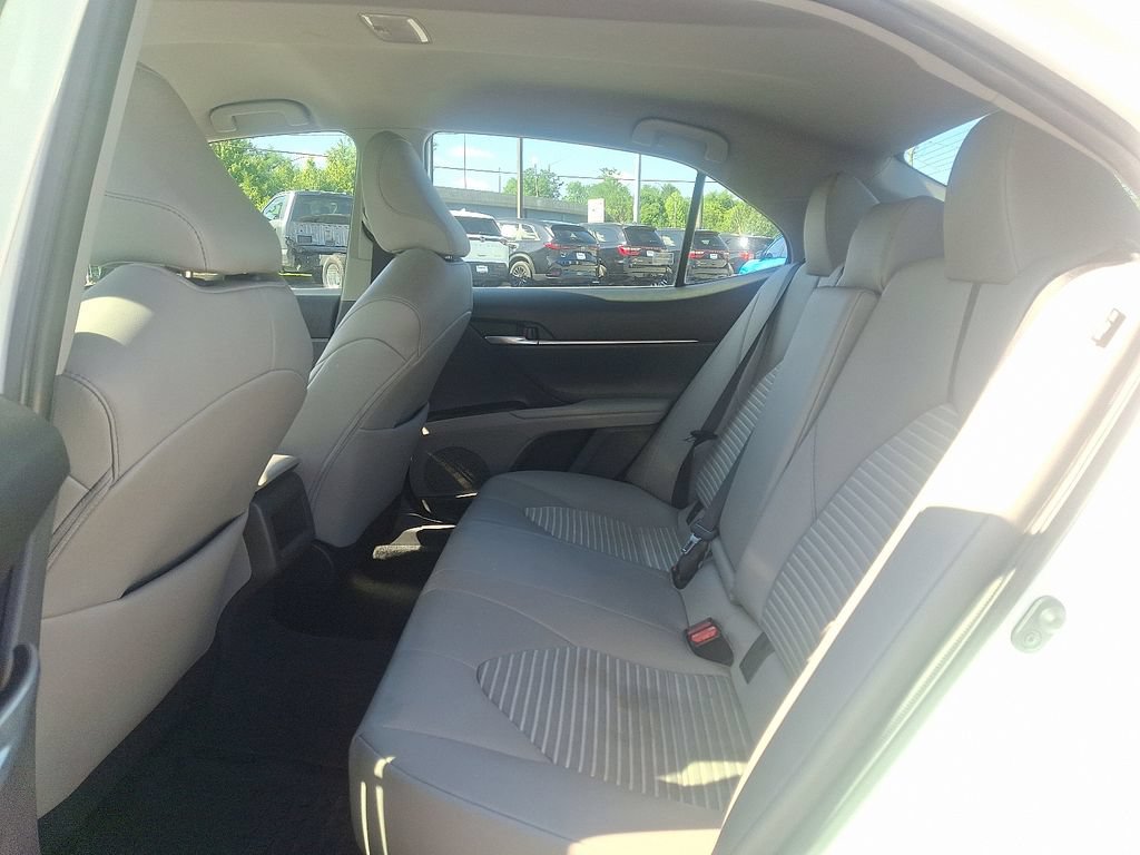 Used 2024 Toyota Camry SE FWD image 10