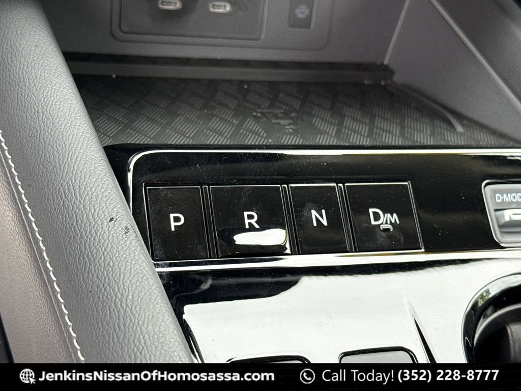 Certified 2025 Nissan Murano SV FWD image 36