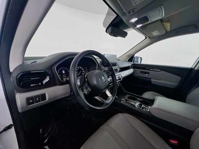 Used 2025 Honda Pilot EX-L image 18