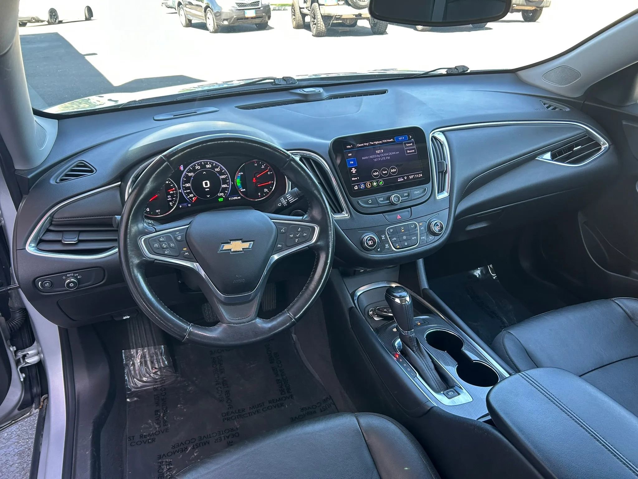 Used 2019 Chevrolet Malibu Hybrid w/ Leather Package FWD image 4