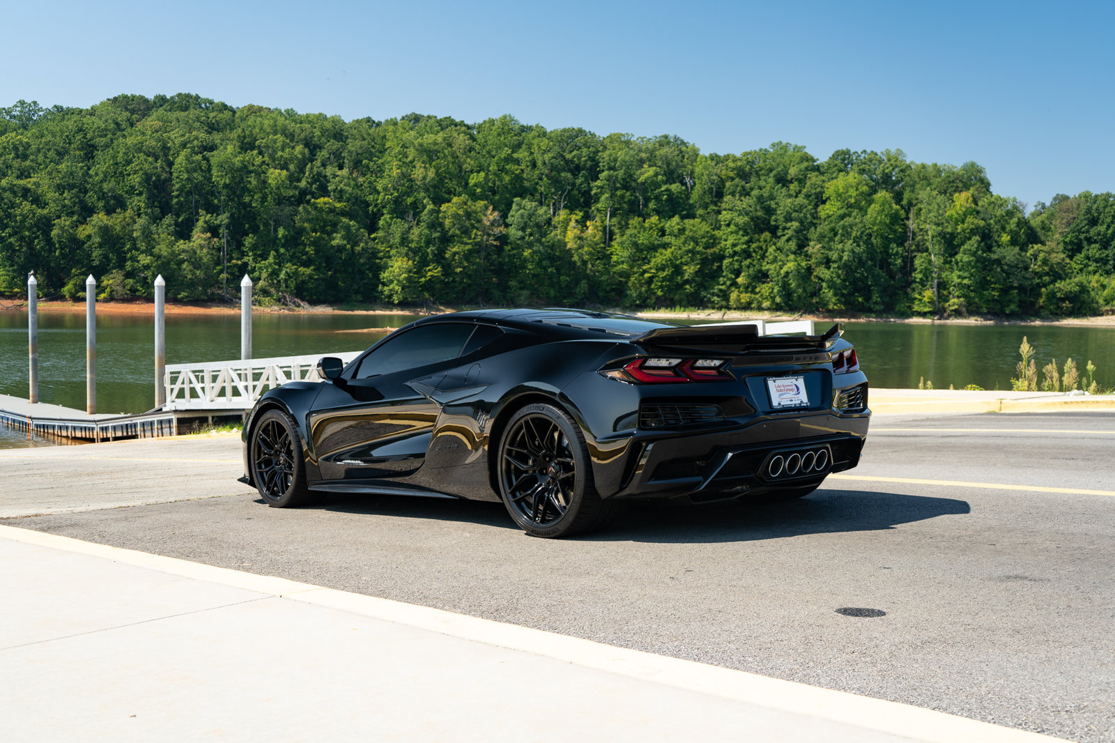 Used 2023 Chevrolet Corvette Z06 RWD image 17