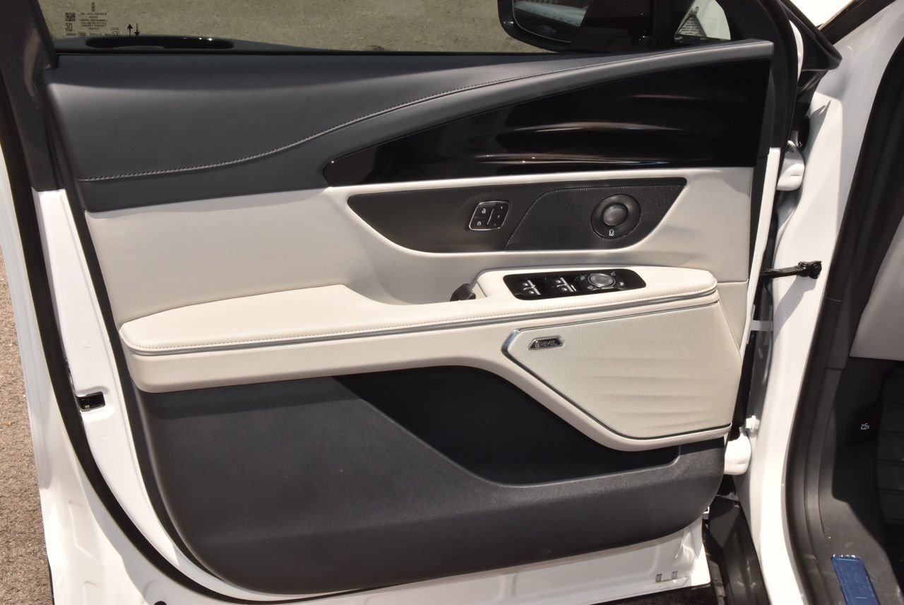 New 2026 Lincoln Nautilus Premier w/ Equipment Group 102A AWD/4WD image 36
