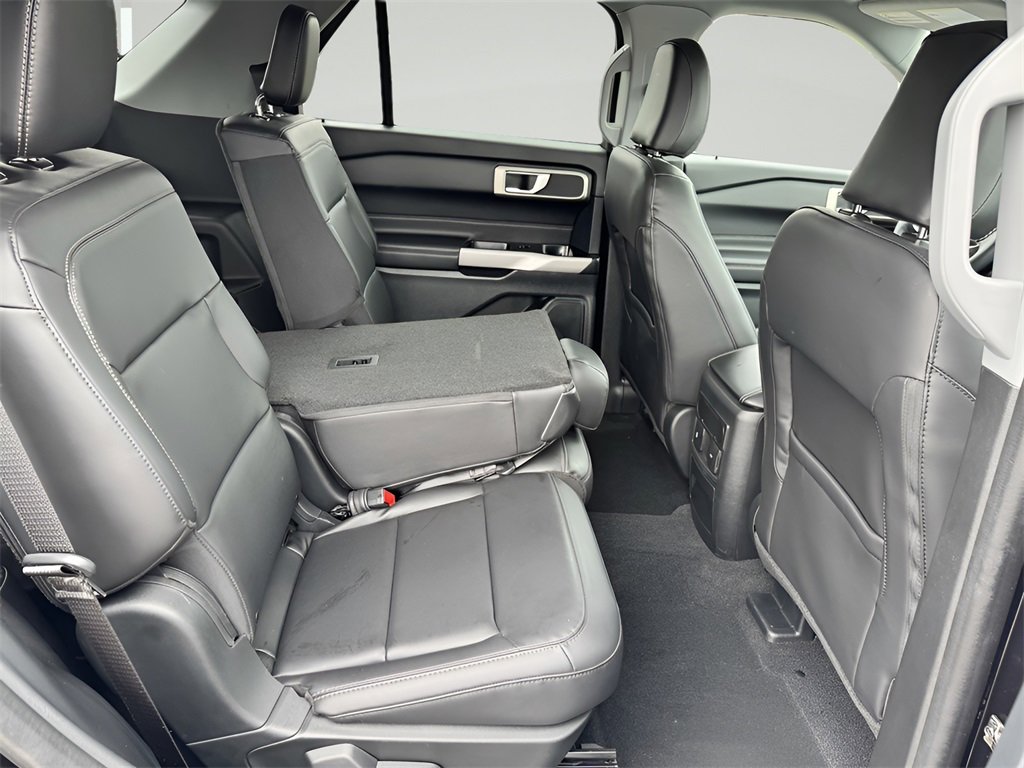 Used 2023 Ford Explorer XLT w/ Equipment Group 202A image 28