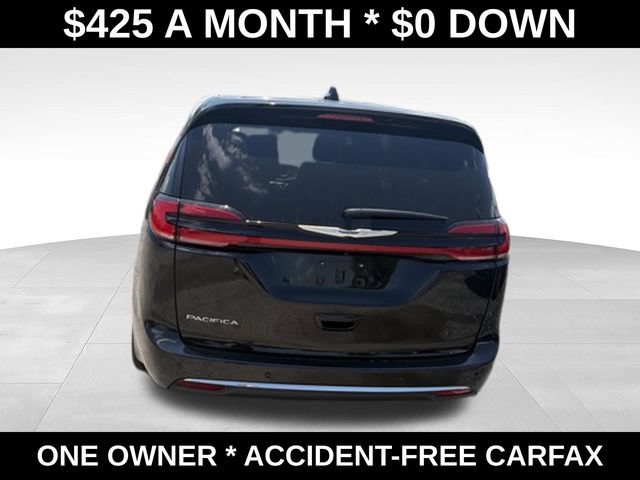 Used 2025 Chrysler Pacifica Select FWD image 4