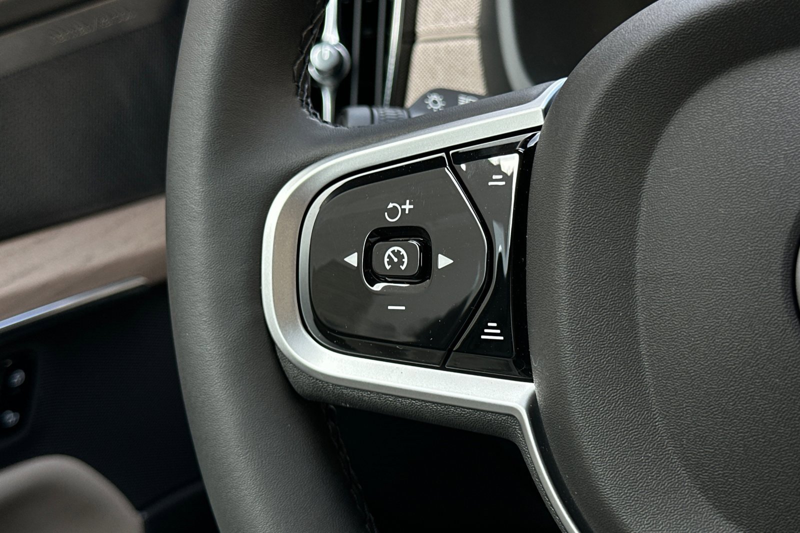 New 2026 Volvo XC90 T8 Ultra image 29