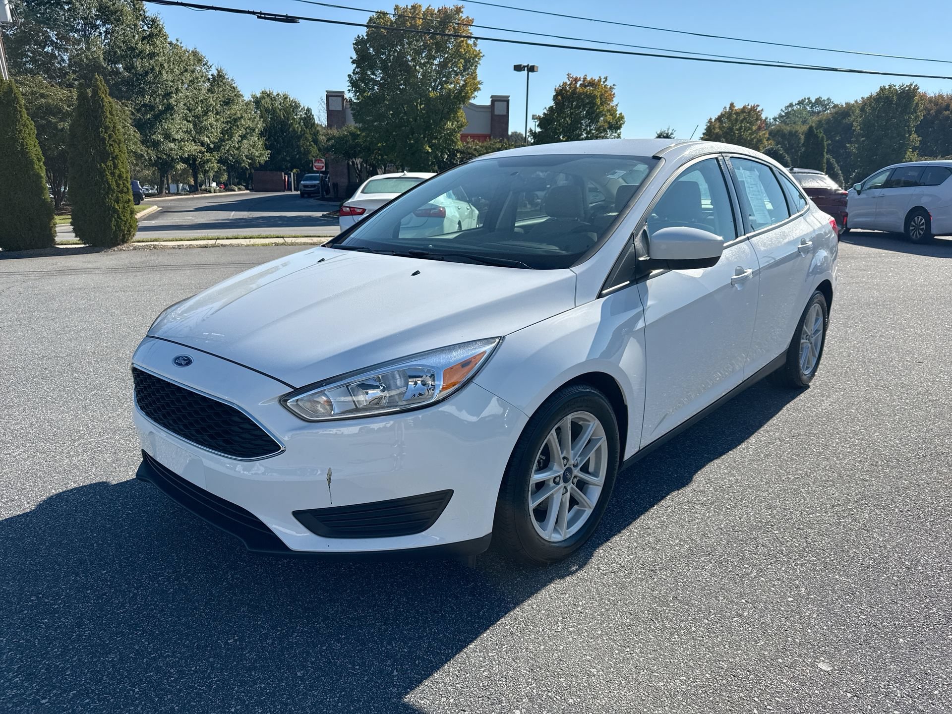 Used 2018 Ford Focus SE FWD image 3