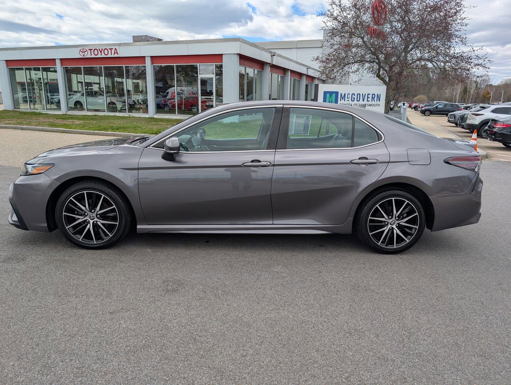 Used 2023 Toyota Camry SE FWD image 2