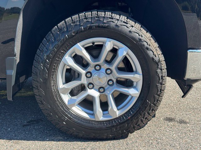 Used 2023 Chevrolet Silverado 1500 LT AWD/4WD image 9