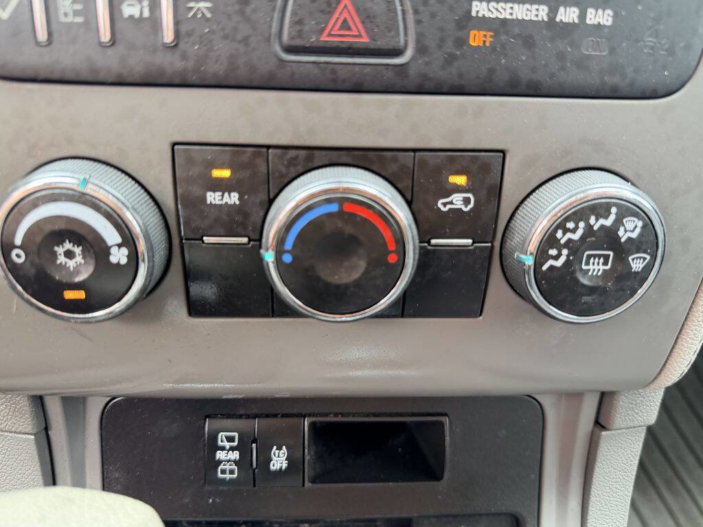 Used 2014 Chevrolet Traverse LS FWD image 19