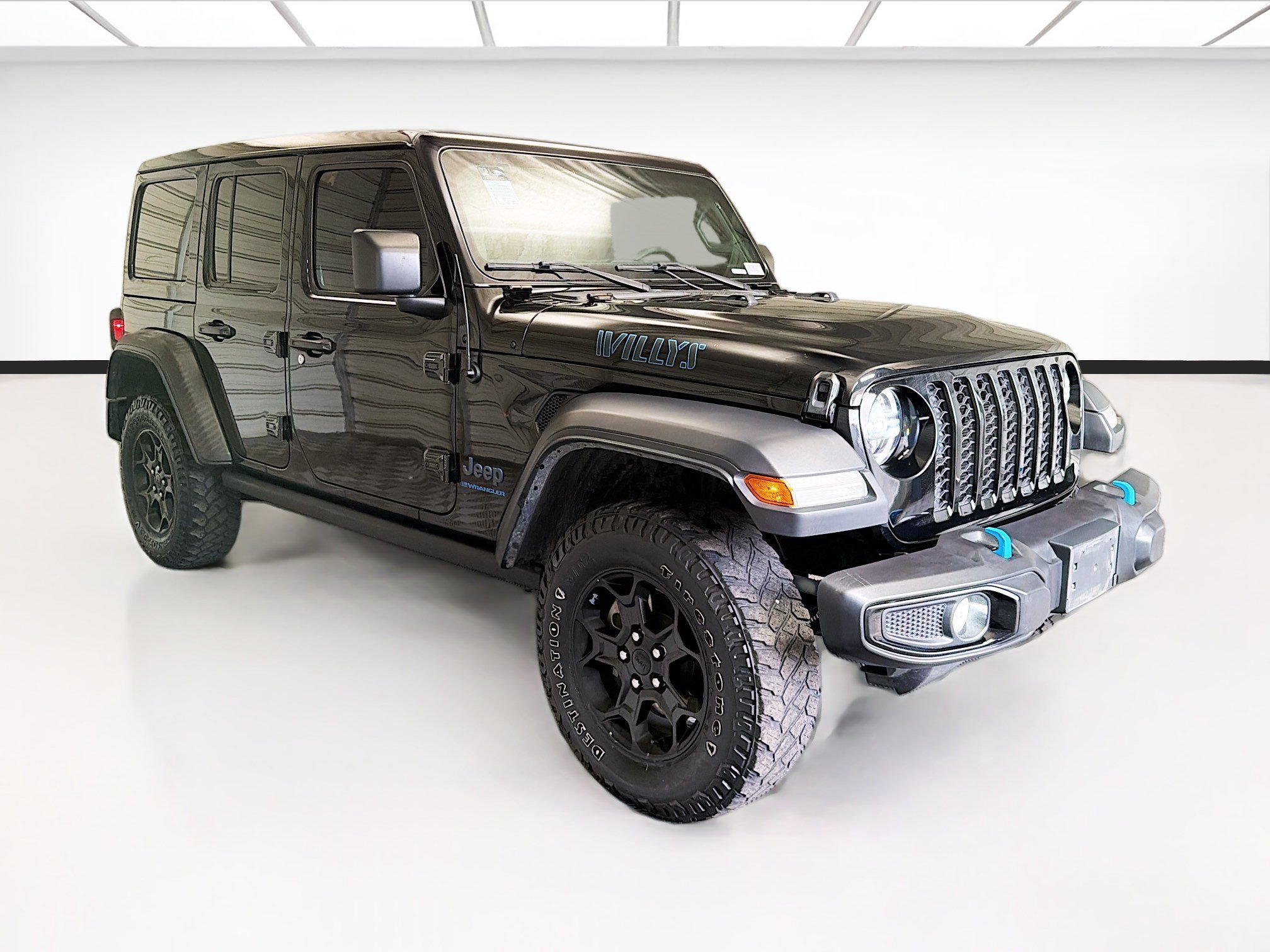 Used 2023 Jeep Wrangler Unlimited w/ Sun & Screen Package AWD/4WD image 3