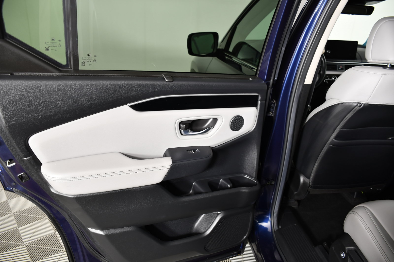 Used 2025 Honda Pilot Touring image 46