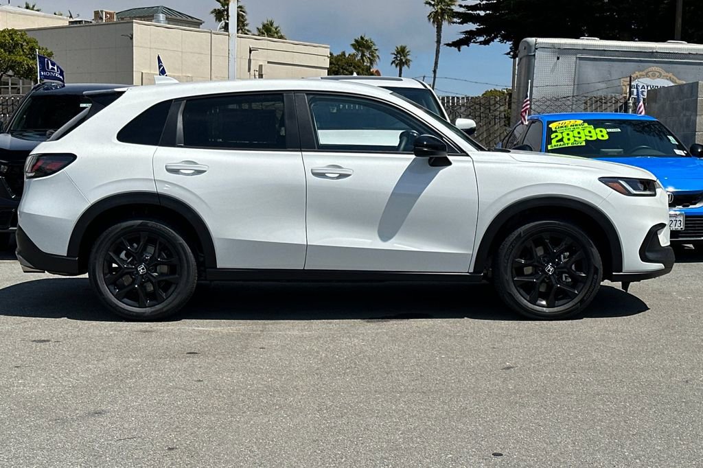 New 2025 Honda HR-V Sport image 2
