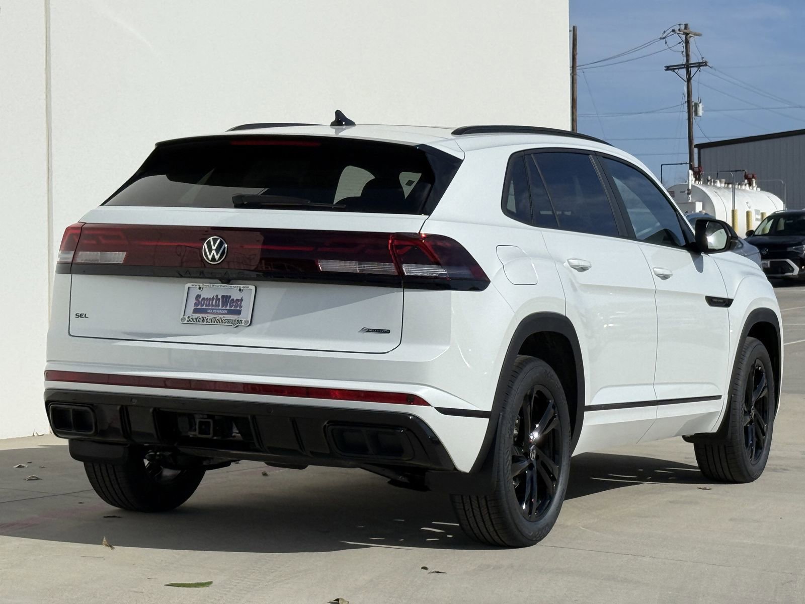 New 2026 Volkswagen Atlas Cross Sport SEL R-Line image 4