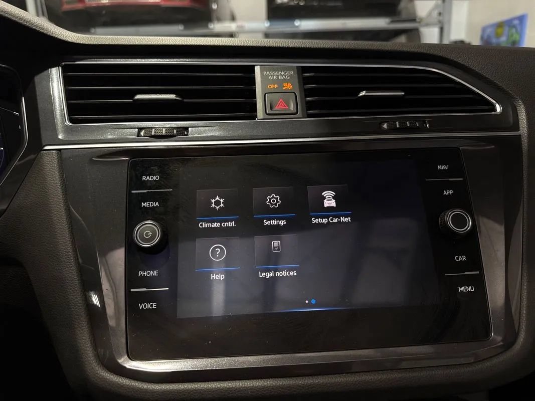 Used 2021 Volkswagen Tiguan SEL AWD/4WD image 98