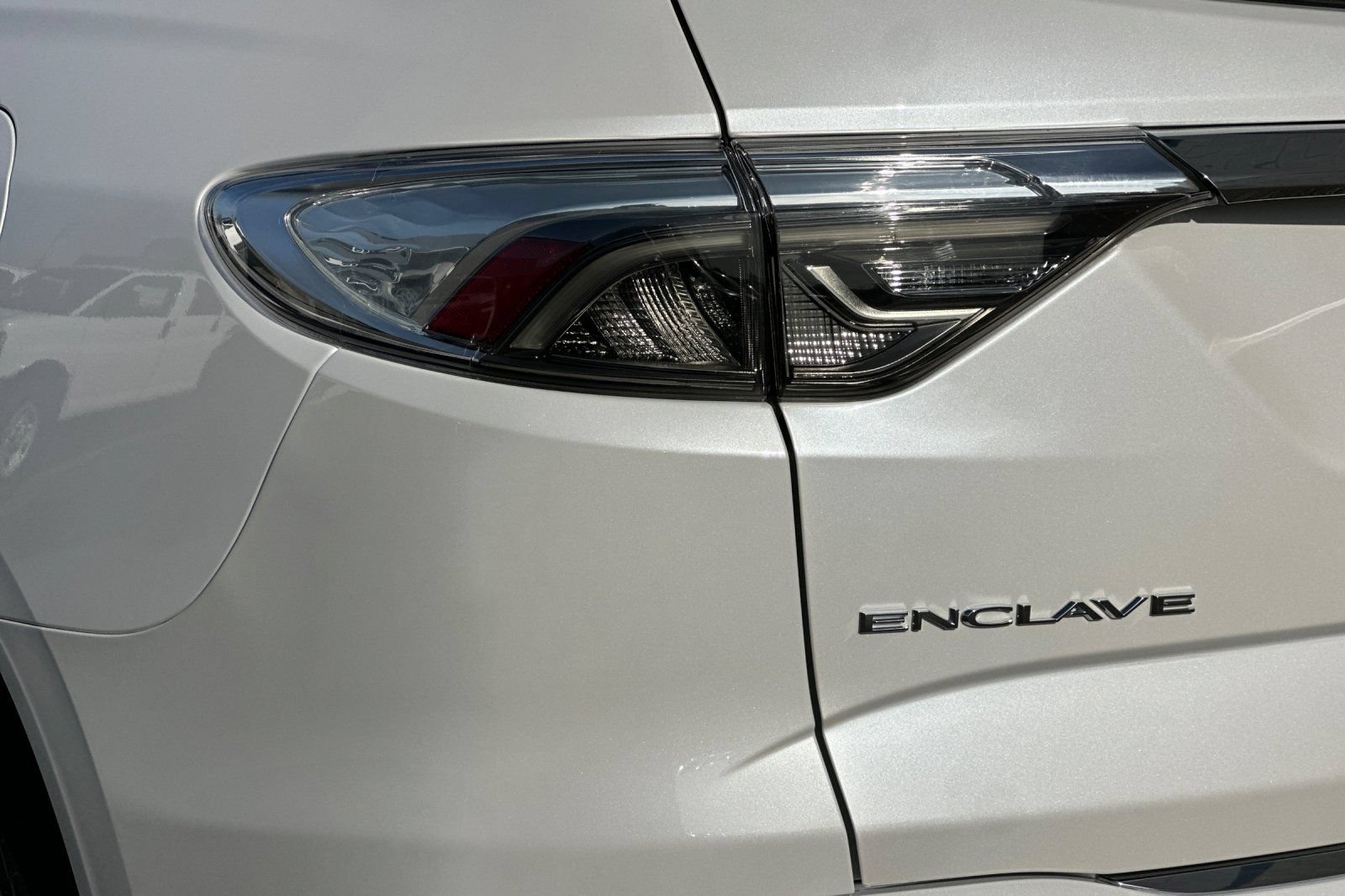 Certified 2024 Buick Enclave Avenir FWD image 40
