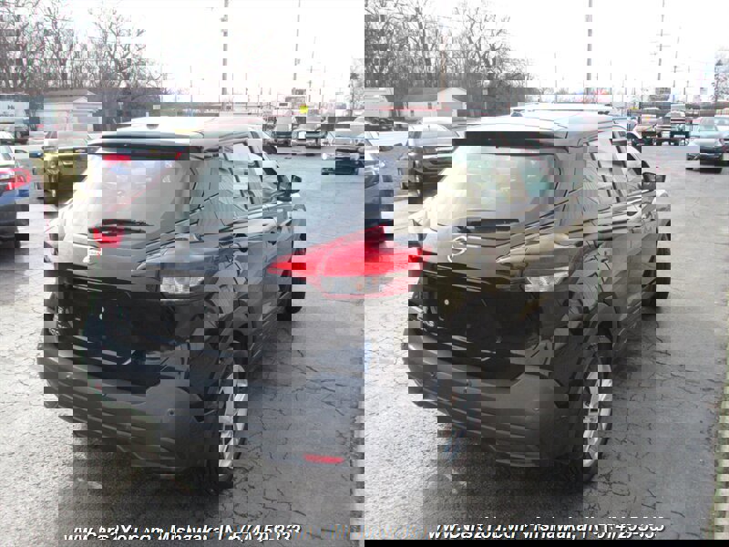 Used 2020 Nissan Kicks S image 7