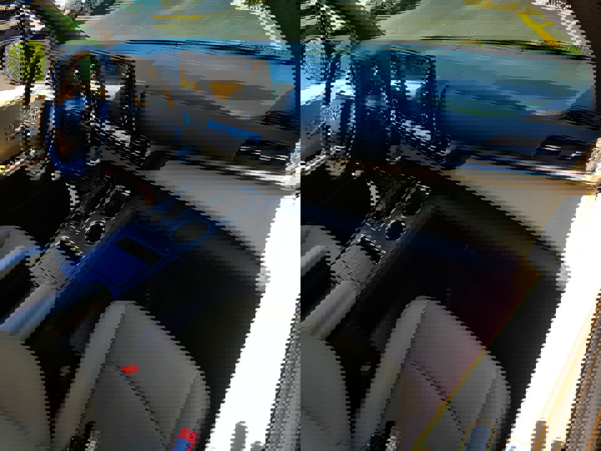 Used 2021 Toyota Sienna XLE AWD/4WD image 13