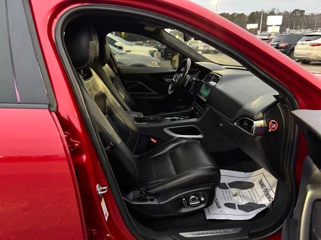 Used 2019 Jaguar F-PACE S image 9