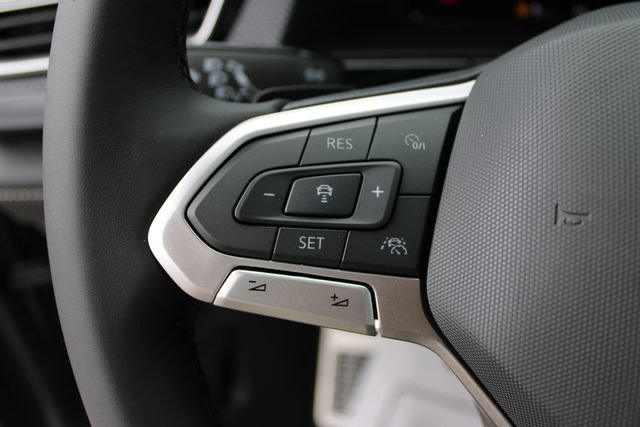 New 2026 Volkswagen Atlas Cross Sport SEL R-Line AWD/4WD image 8
