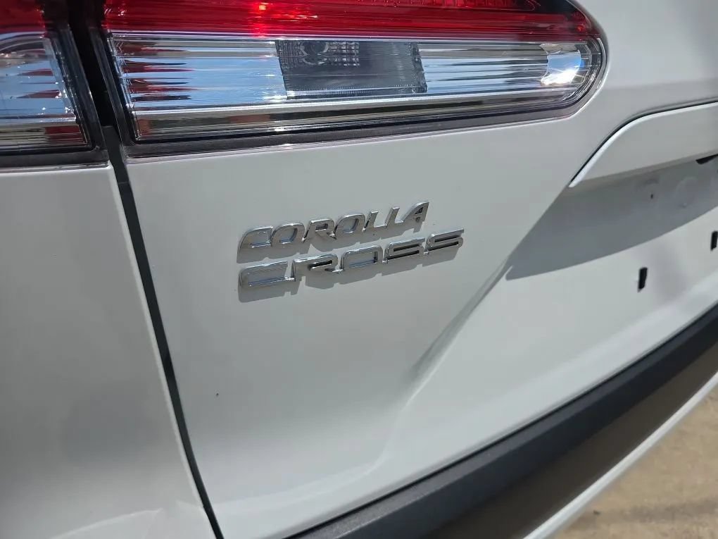 Used 2024 Toyota Corolla Cross L FWD image 11