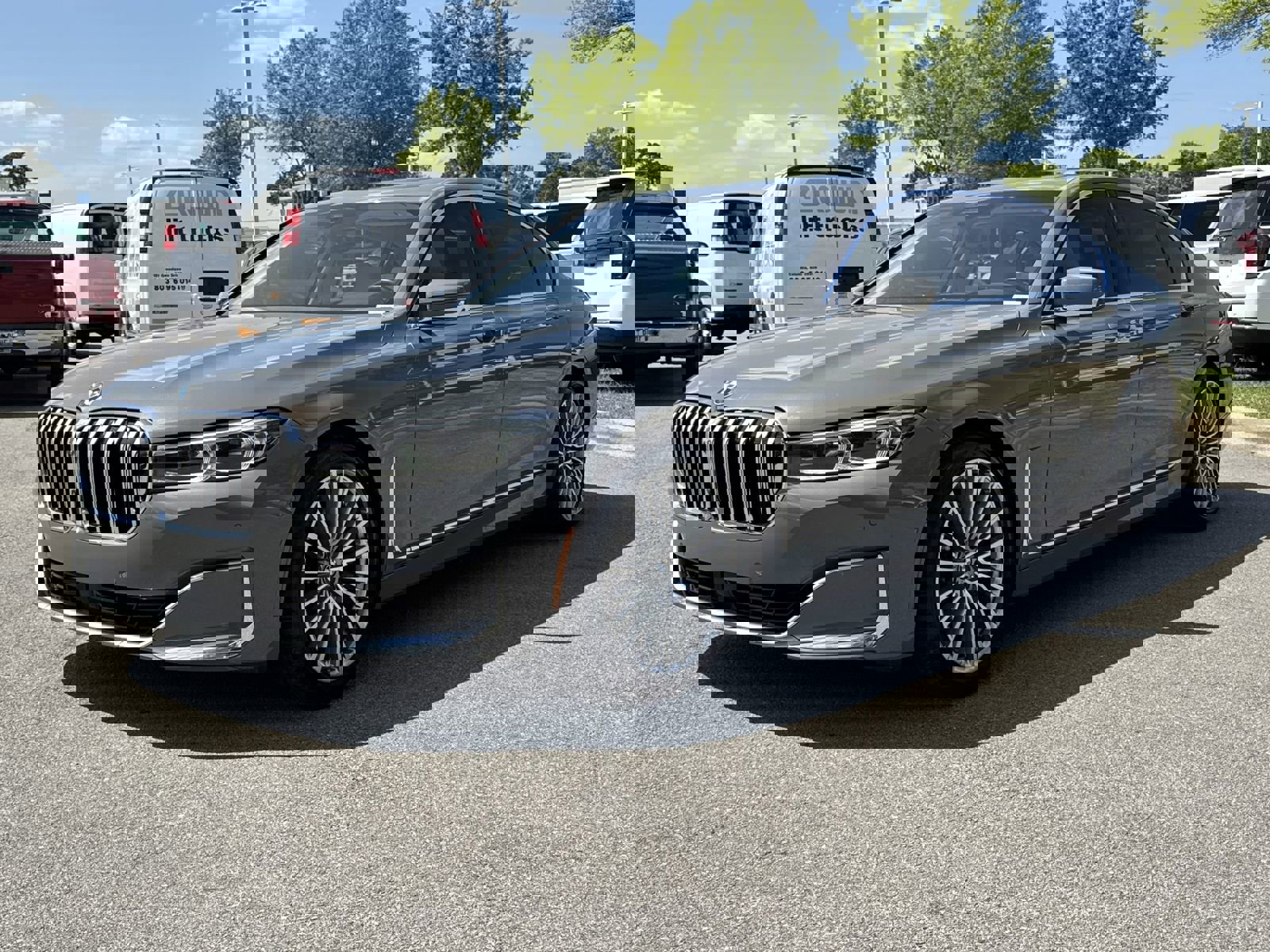 Used 2022 BMW 740i w/ Premium Package image 5