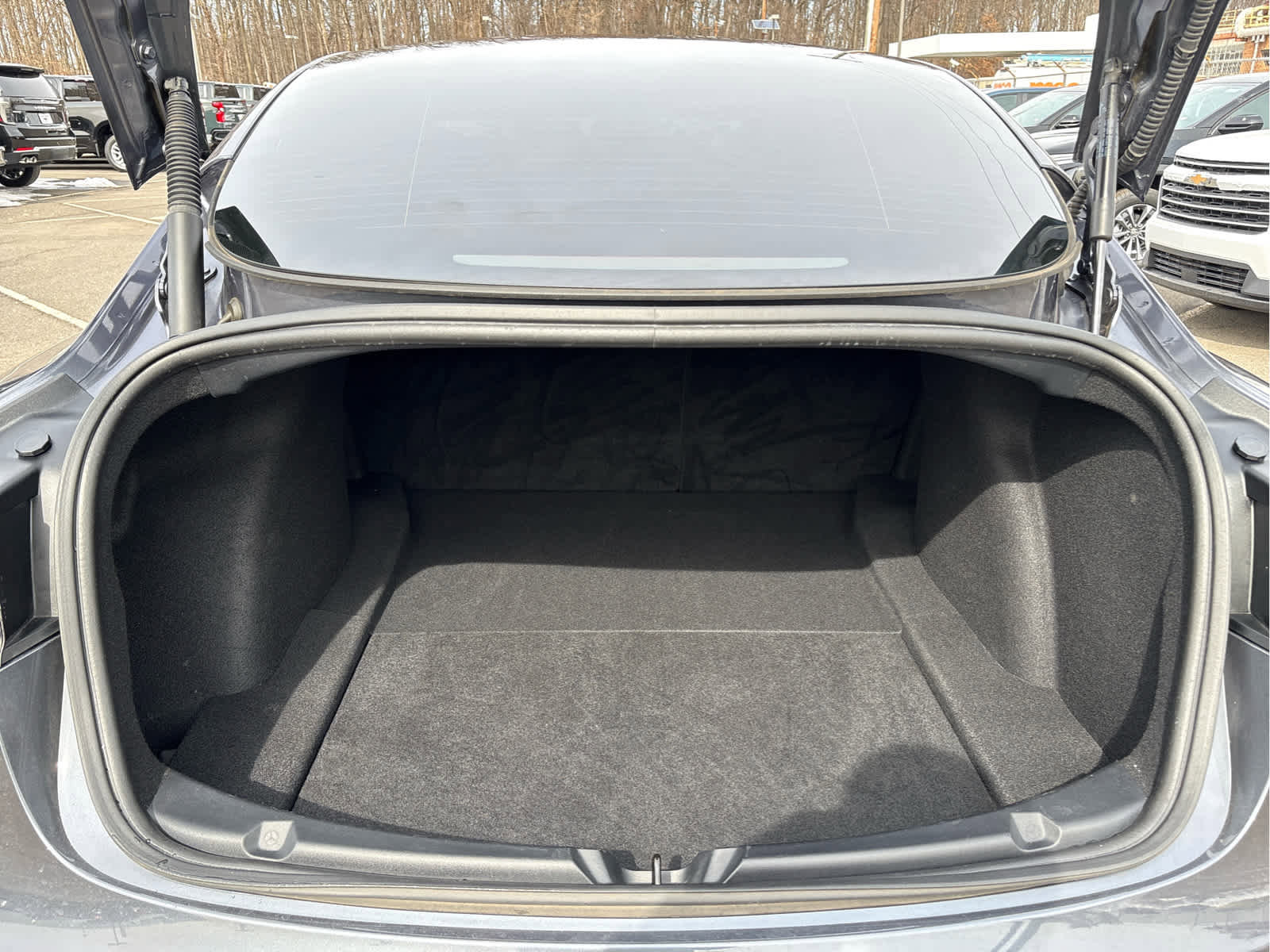 Used 2023 Tesla Model 3 Standard Range image 9