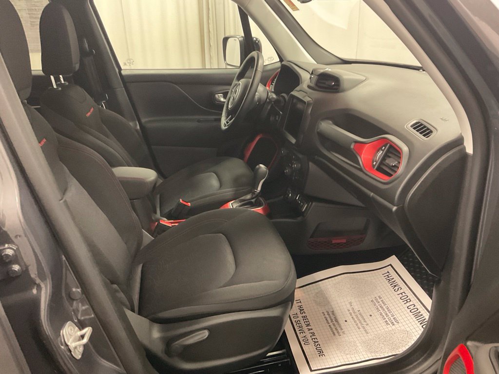 Used 2022 Jeep Renegade Trailhawk AWD/4WD image 30