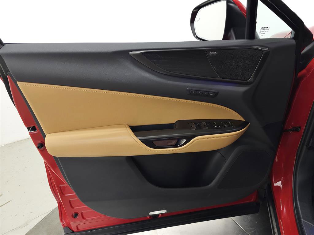 Used 2025 Lexus NX 300h AWD w/ Luxury Package image 13