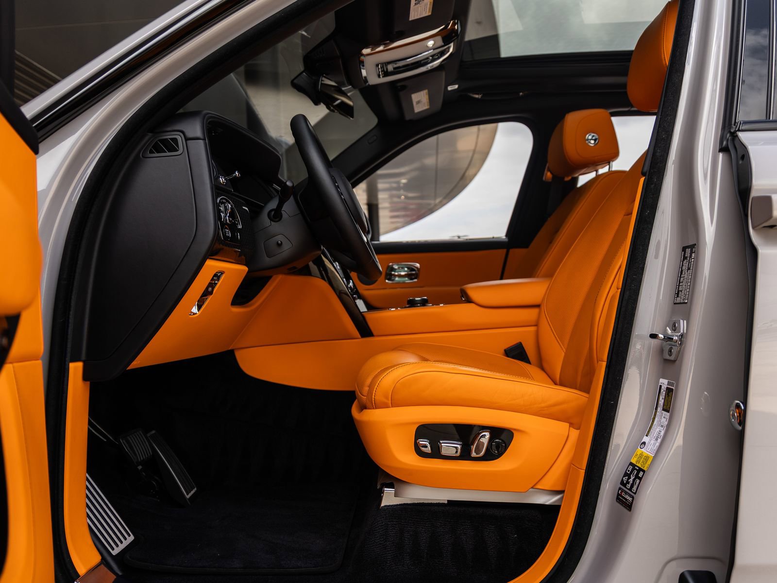 Certified 2023 Rolls-Royce Cullinan Black Badge image 27