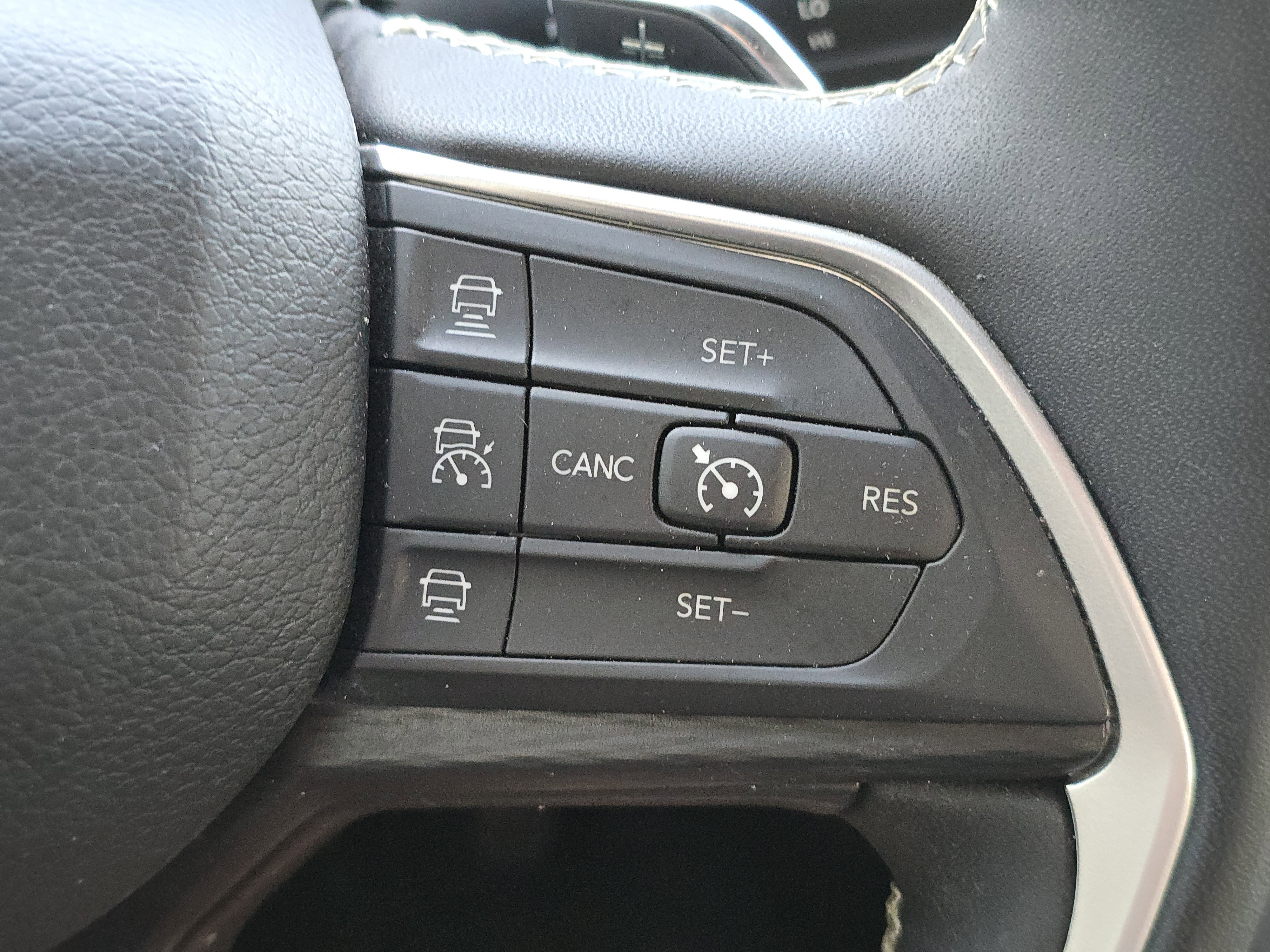 Used 2024 Jeep Grand Cherokee L Altitude image 17