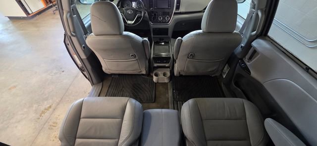 Used 2018 Toyota Sienna XLE Premium image 28