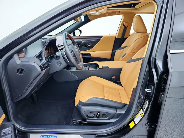 Used 2025 Lexus ES 300h w/ Accessory Package (Z2) FWD image 21