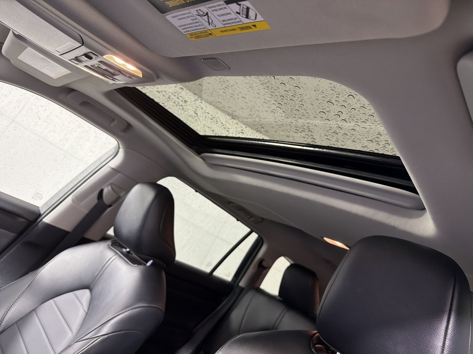Used 2025 Toyota Highlander XLE AWD/4WD image 24