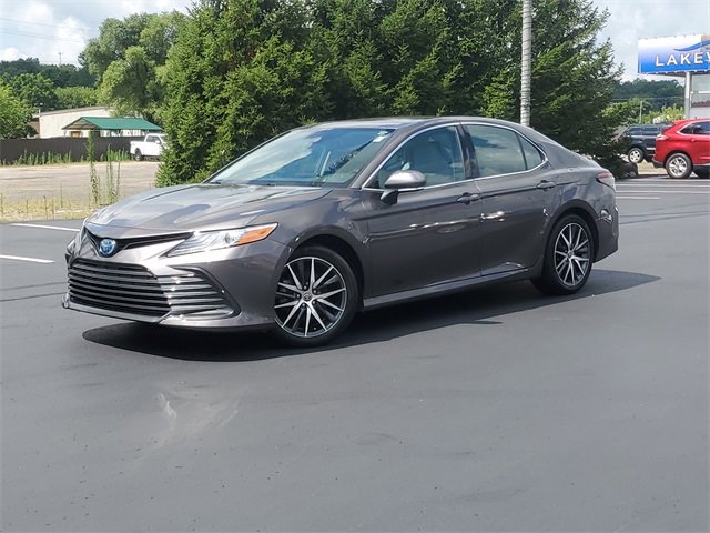 Used 2022 Toyota Camry XLE