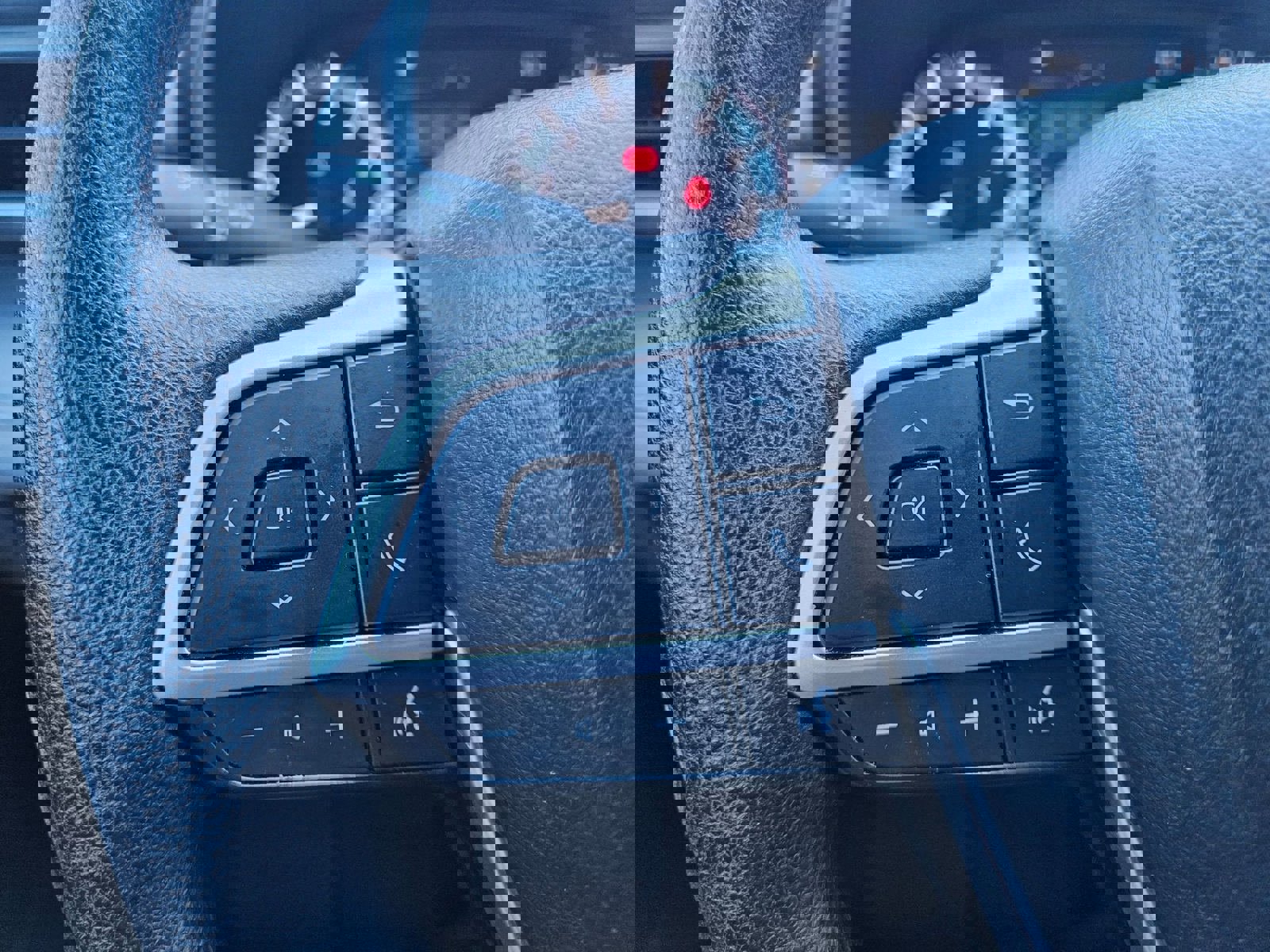 Used 2023 Toyota Highlander L image 43