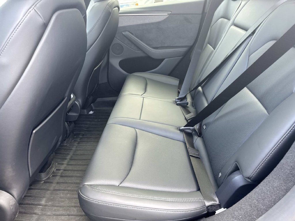Used 2026 Tesla Model Y AWD image 12