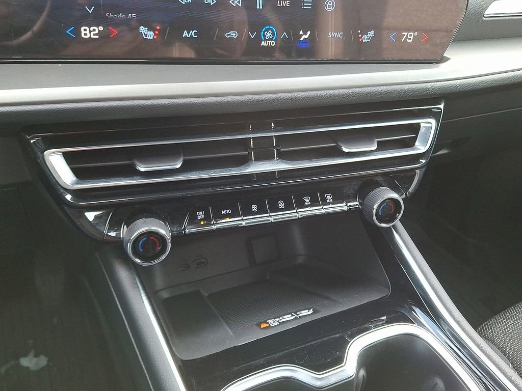 New 2025 Chevrolet Traverse LT w/ Driver Confidence Package image 17