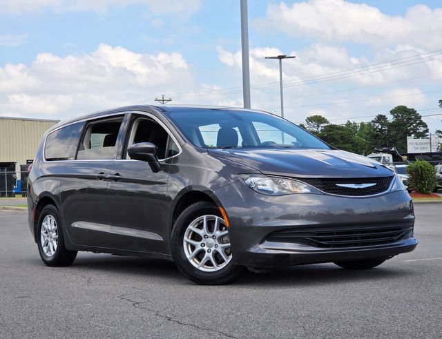 Used 2017 Chrysler Pacifica Touring FWD image 19