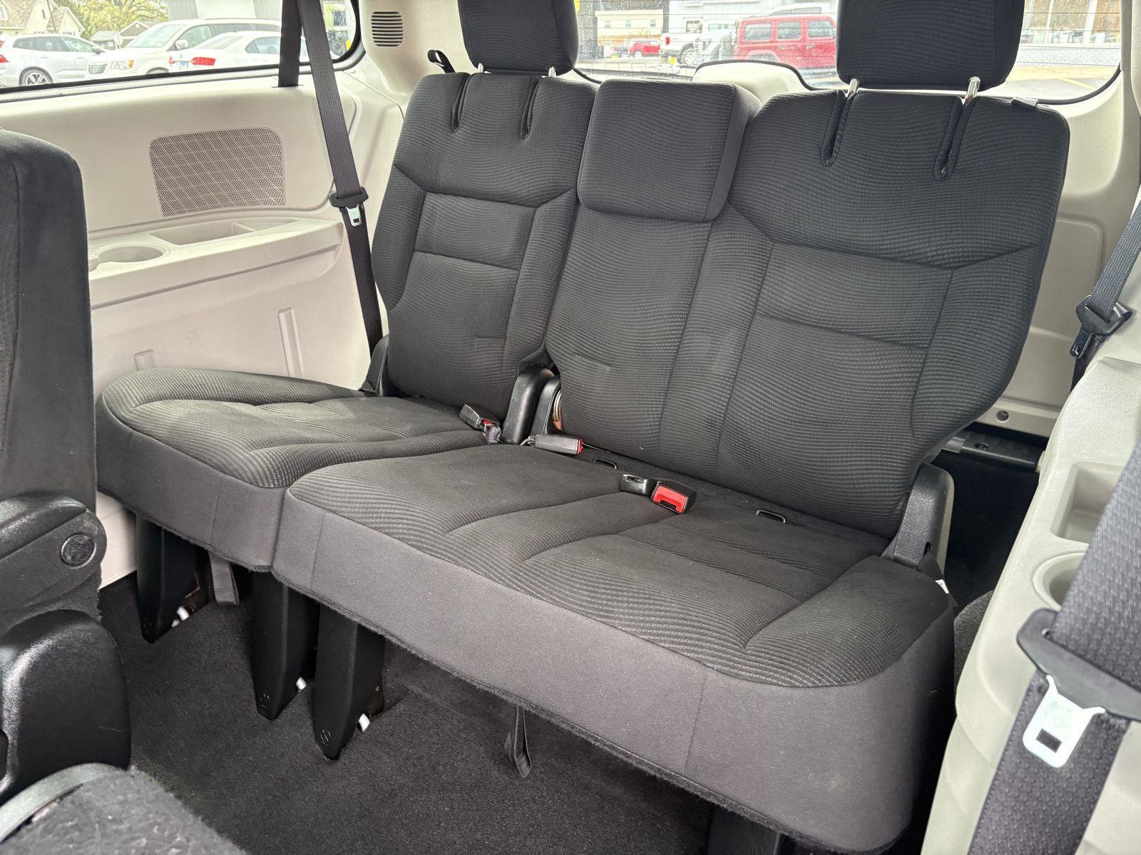 Used 2020 Dodge Grand Caravan SE image 14