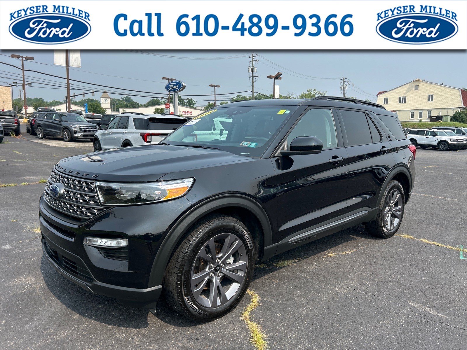 Certified 2024 Ford Explorer XLT w/ Equipment Group 202A AWD/4WD image 1