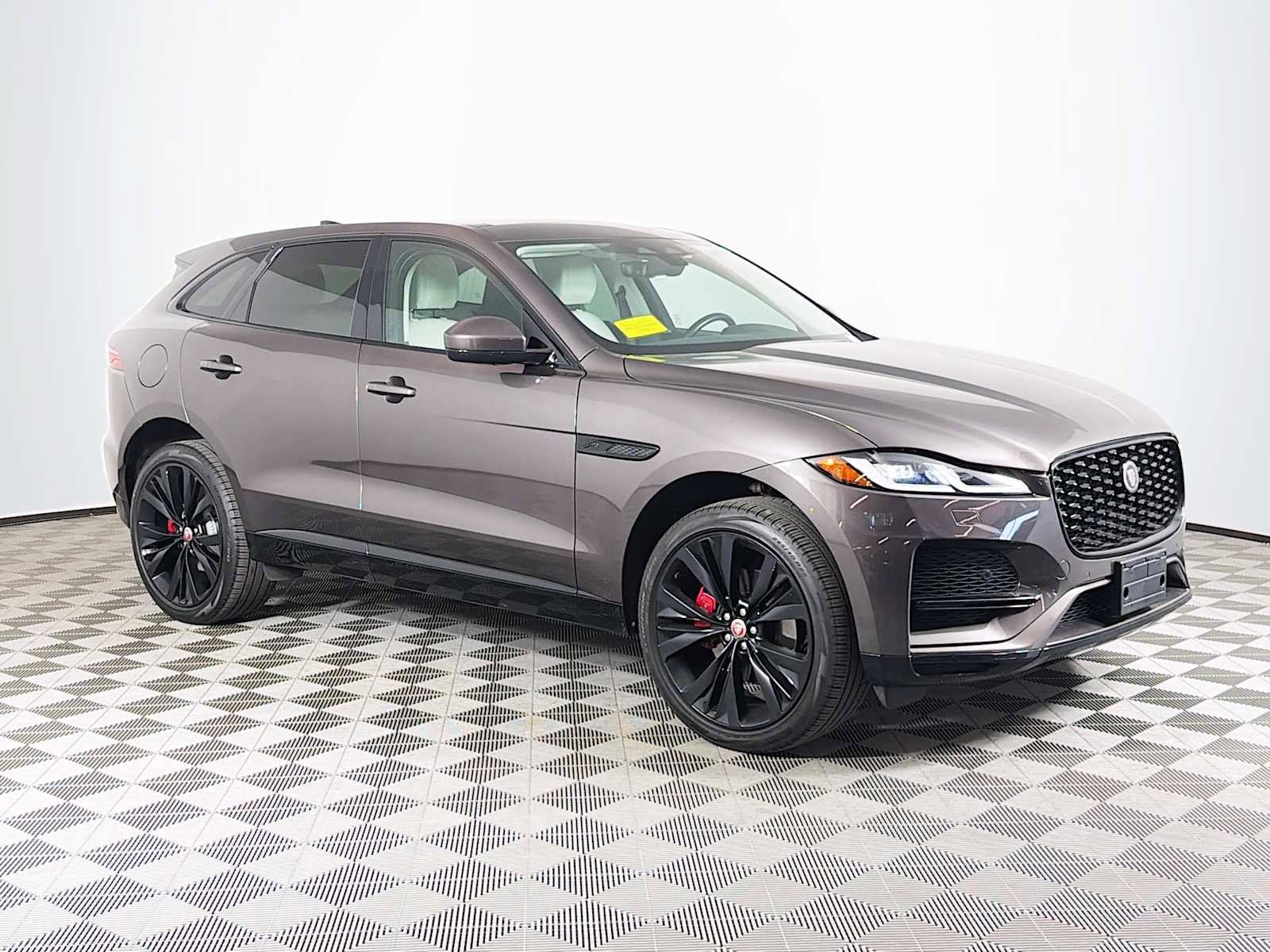 Used 2022 Jaguar F-PACE S AWD/4WD image 3
