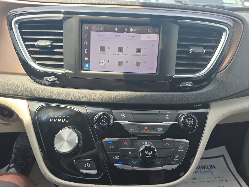 Used 2023 Chrysler Voyager LX FWD image 20
