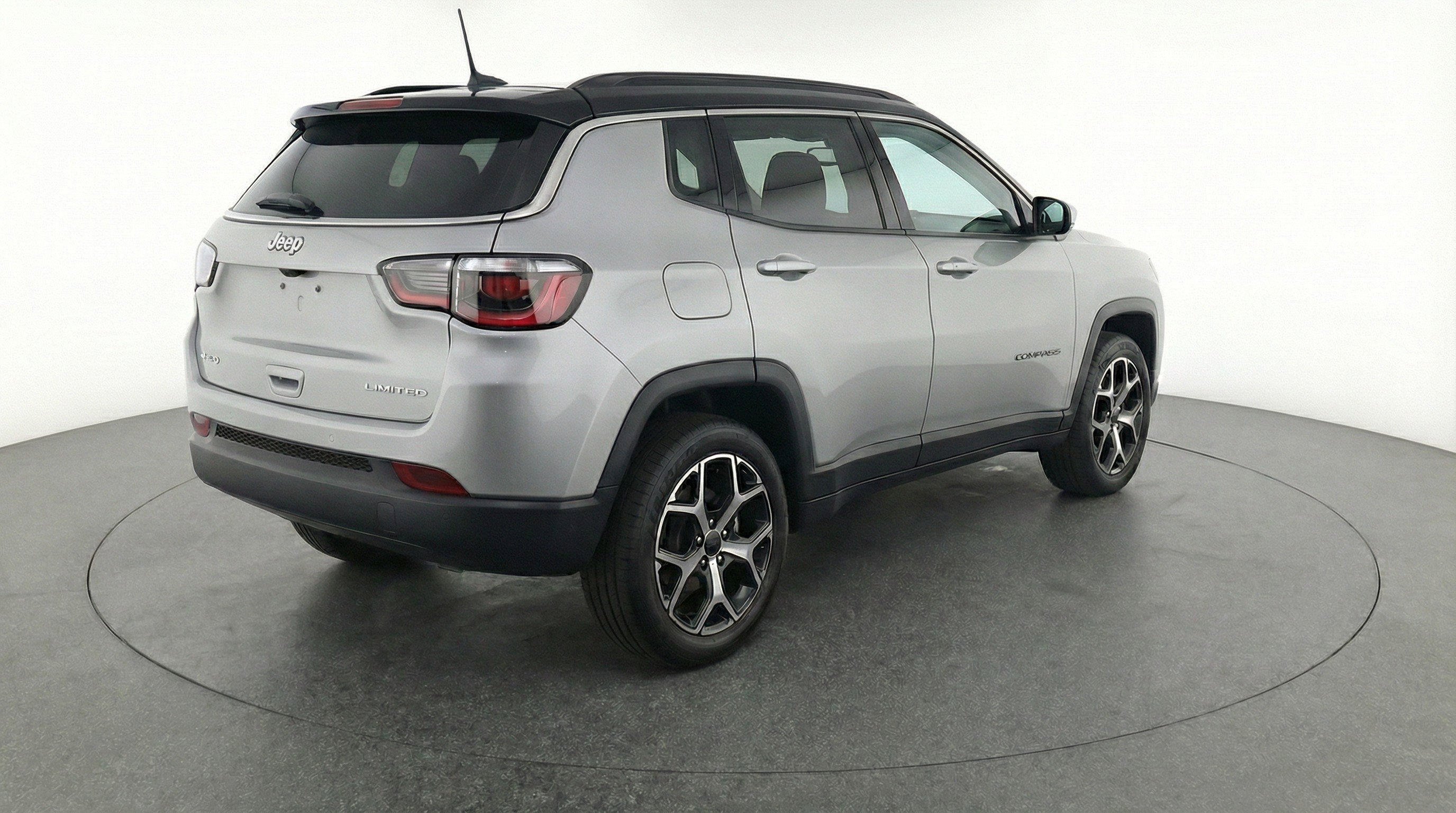 Used 2025 Jeep Compass Limited AWD/4WD image 9